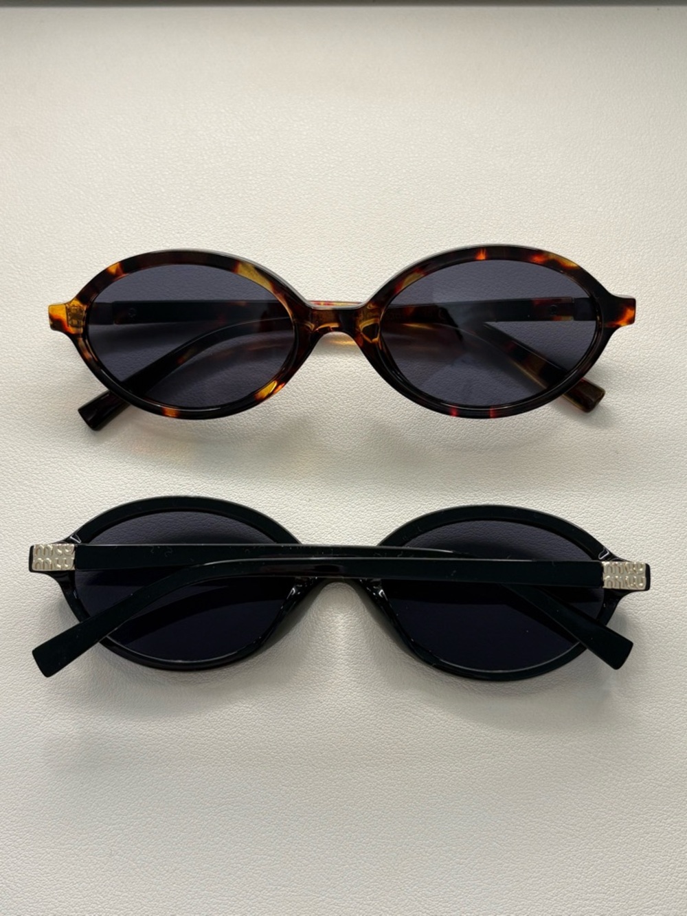 Set of 2 oval sunglasses